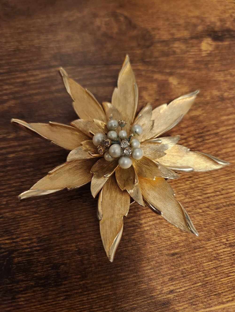 Vintage Judy Lee Large Goldtone Pearl And Rhinestone Brooch
